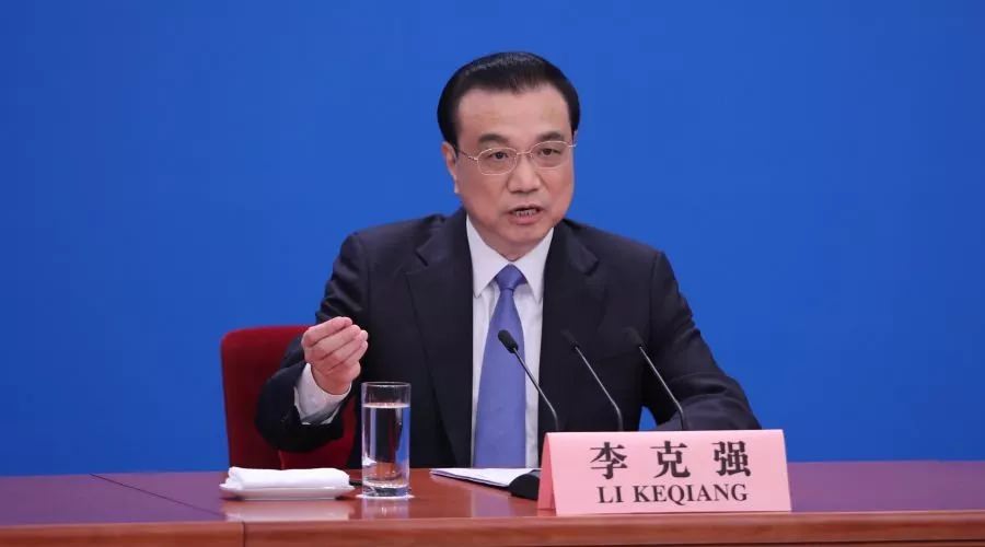 國務院常務會議部署推進城鎮老舊小區改造，有條件的可加裝電梯！