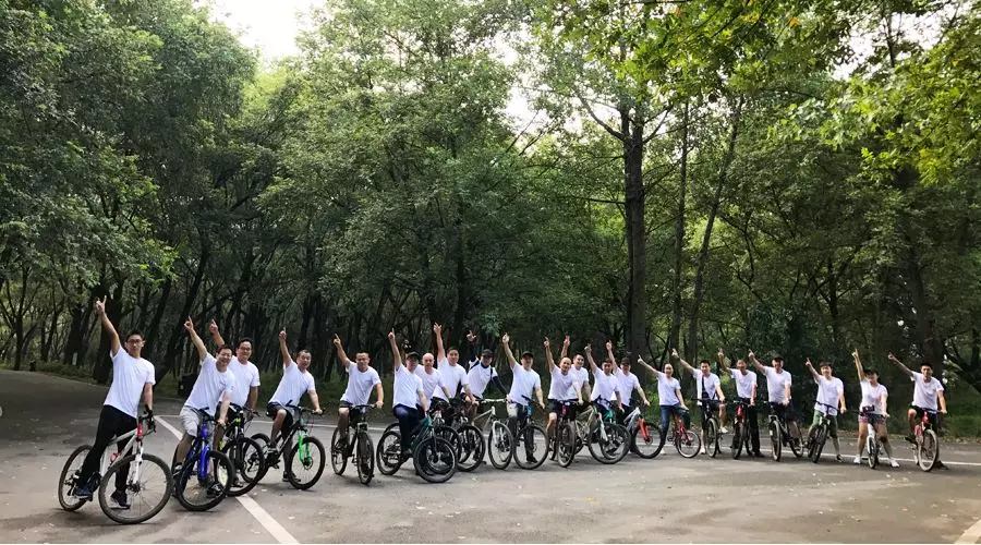 話“破繭”之勢，商“創新”之路 — 祝賀西尼機電2018年半年度營銷會議圓滿舉行
